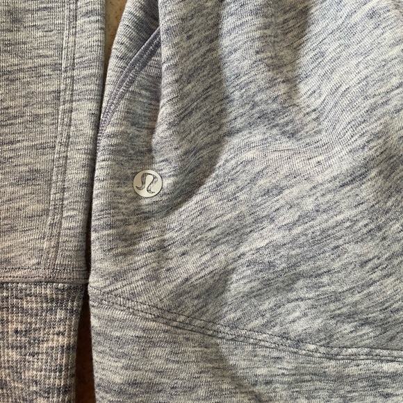 Lululemon crewneck - Picture 3 of 3